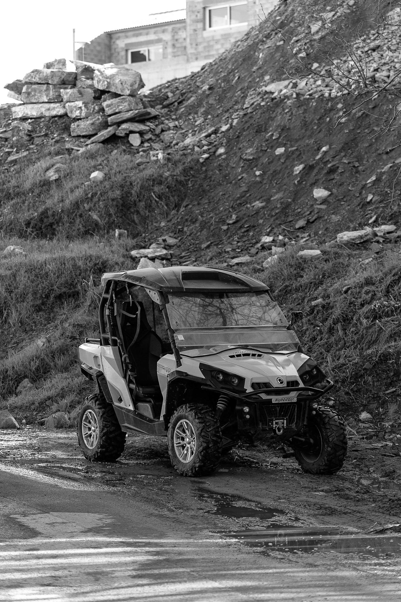 Véhicule tout terrain pour inspection des canalisations vidéo 